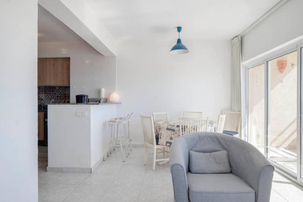 021 - Wonderful Beachfront Apartment With Stunning Sea Views Benalmádena Esterno foto