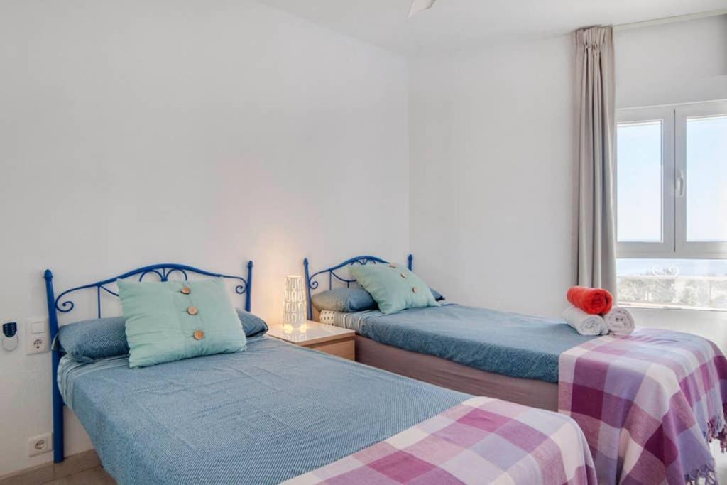 021 - Wonderful Beachfront Apartment With Stunning Sea Views Benalmádena Esterno foto